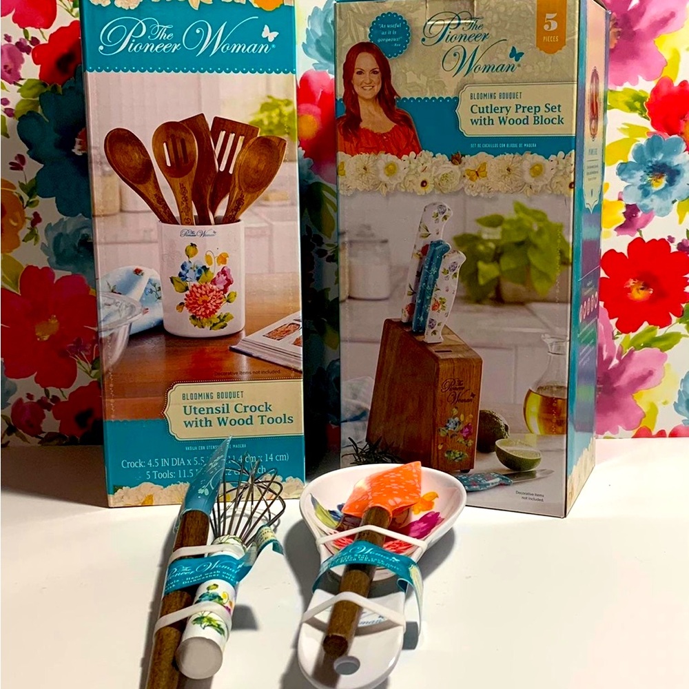 Pioneer Woman Blooming Bouquet Bundle